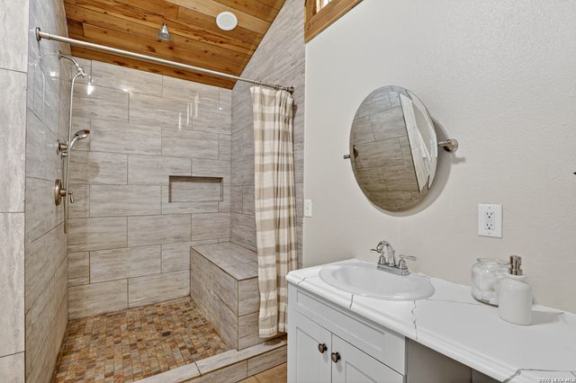 1112 MAIA ST, Pleasanton, TX 78064