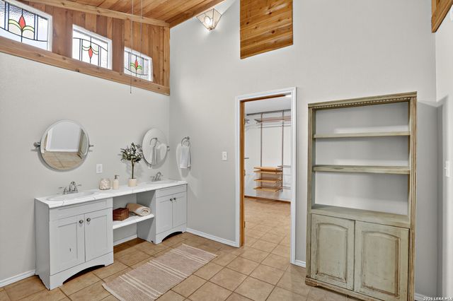 1112 MAIA ST, Pleasanton, TX 78064