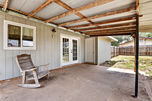1112 MAIA ST, Pleasanton, TX 78064