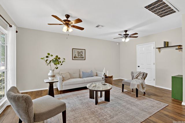 1112 MAIA ST, Pleasanton, TX 78064
