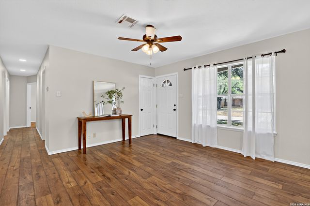 1112 MAIA ST, Pleasanton, TX 78064