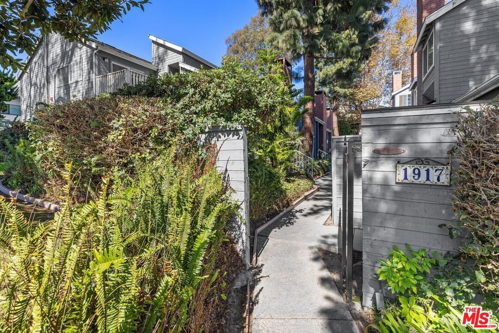 1917 Nelson Avenue G, Redondo Beach, CA 90278 — photo 2