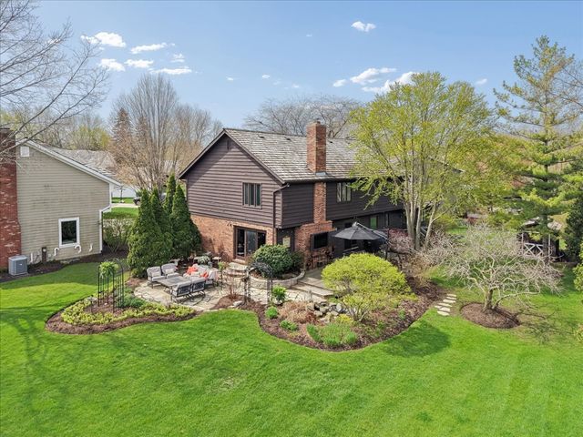 842 Furlong Drive, Libertyville, IL 60048