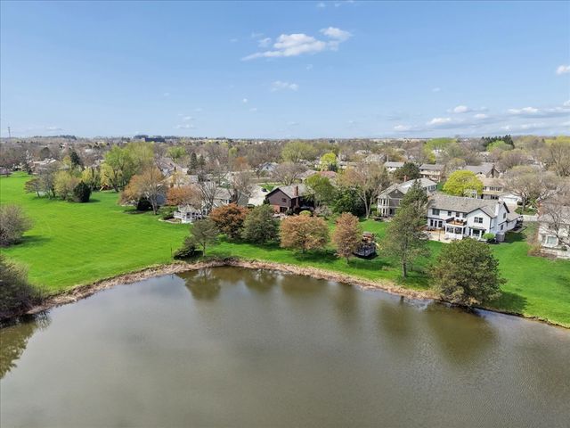 842 Furlong Drive, Libertyville, IL 60048