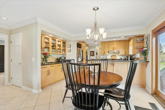 842 Furlong Drive, Libertyville, IL 60048
