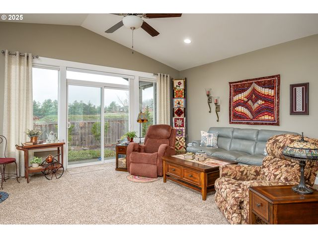 3291 Sw VAN BUREN Way, Gresham, OR 97080