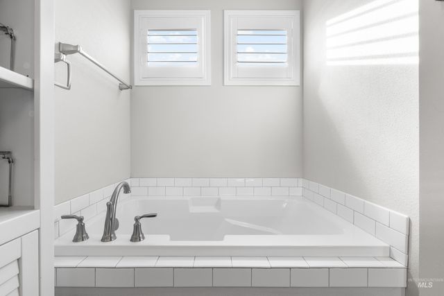 2999 N Night Owl Ave, Kuna, ID 83634