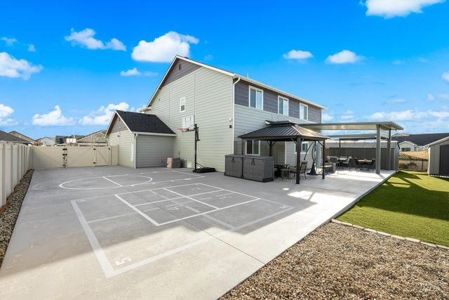 2999 N Night Owl Ave, Kuna, ID 83634