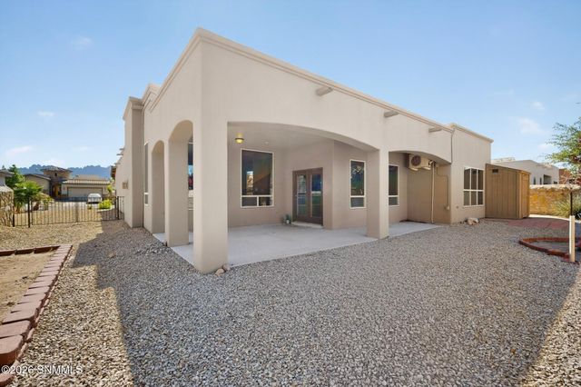 2521 Velarde Place, Las Cruces, NM 88011
