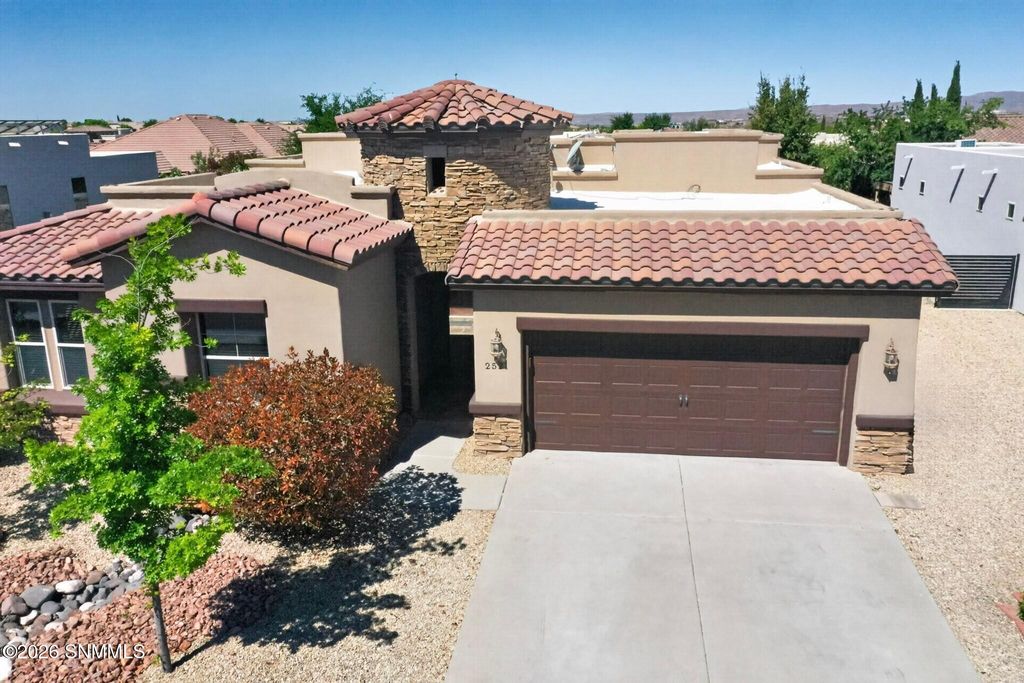 2521 Velarde Place, Las Cruces, NM 88011