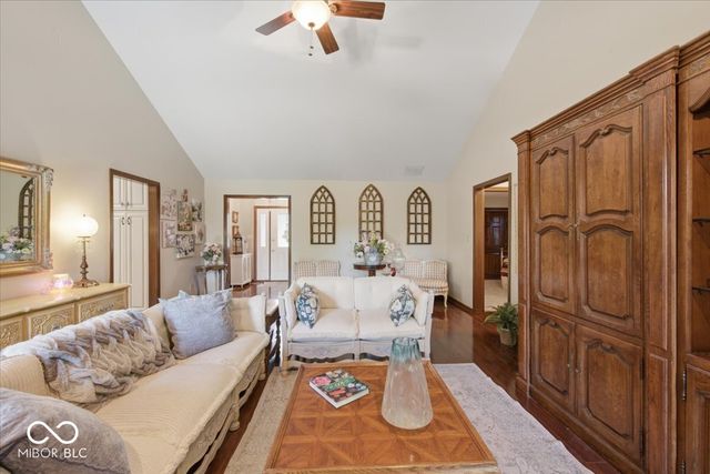 1094 Brookway Drive, Avon, IN 46123