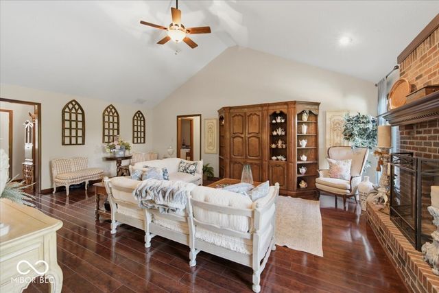 1094 Brookway Drive, Avon, IN 46123