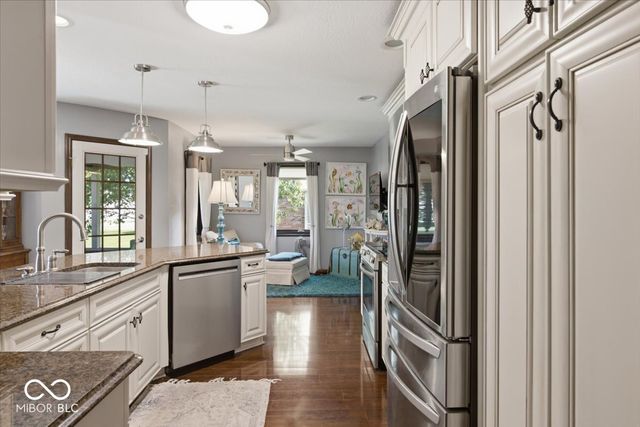 1094 Brookway Drive, Avon, IN 46123