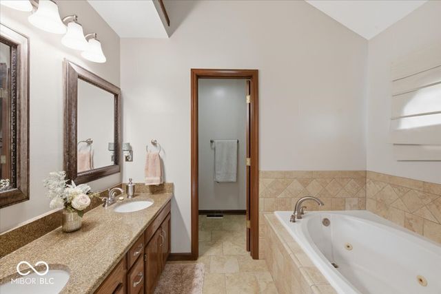 1094 Brookway Drive, Avon, IN 46123