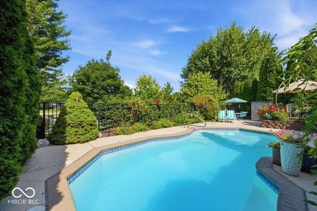 1094 Brookway Drive, Avon, IN 46123