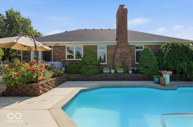 1094 Brookway Drive, Avon, IN 46123