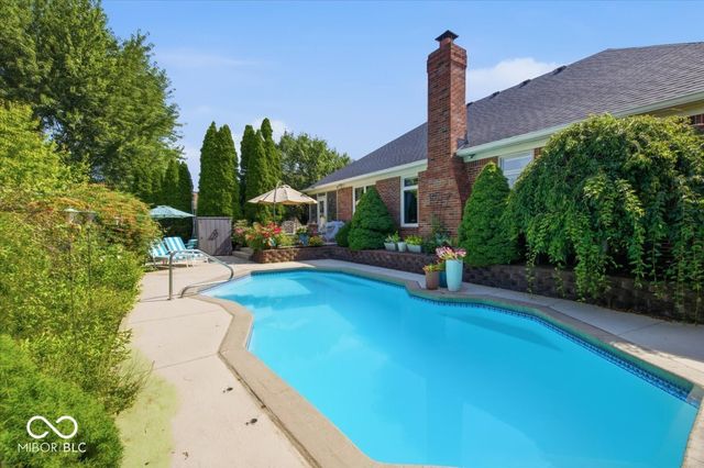 1094 Brookway Drive, Avon, IN 46123