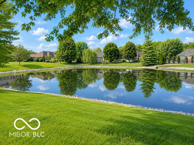 1094 Brookway Drive, Avon, IN 46123