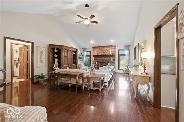 1094 Brookway Drive, Avon, IN 46123
