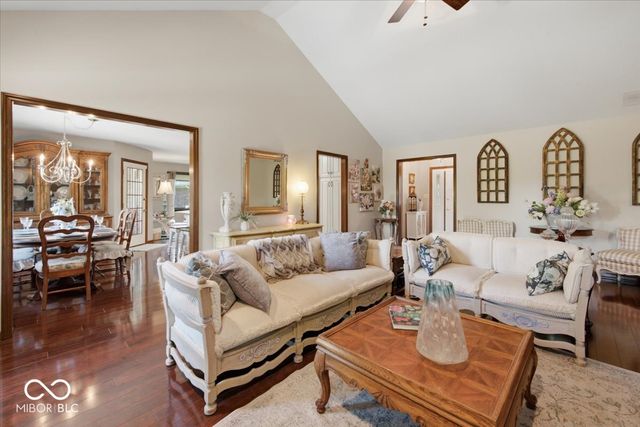 1094 Brookway Drive, Avon, IN 46123