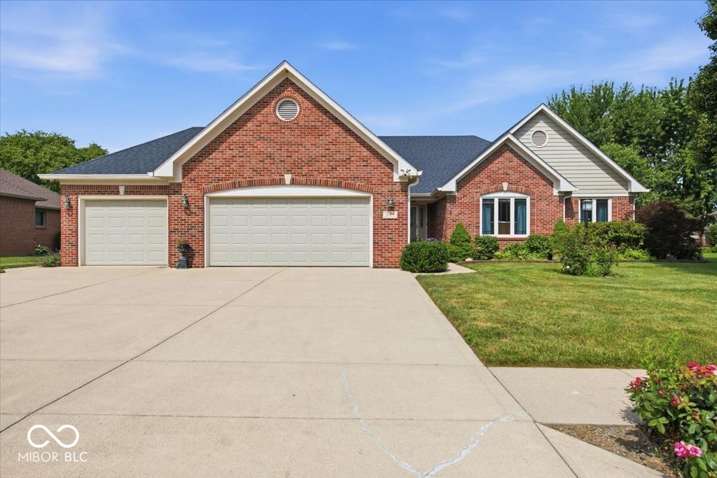 1094 Brookway Drive, Avon, IN 46123