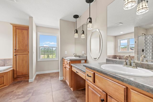1914 261st Avenue NW, Isanti, MN 55040