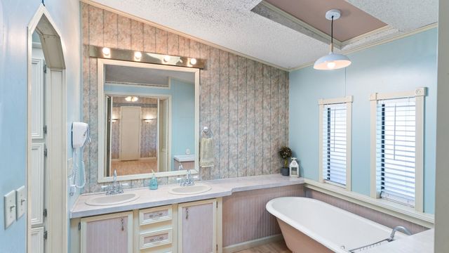 1118 Grand Caillou Road, Houma, LA 70363