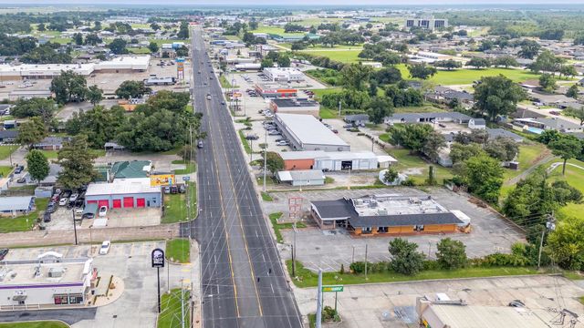 1118 Grand Caillou Road, Houma, LA 70363