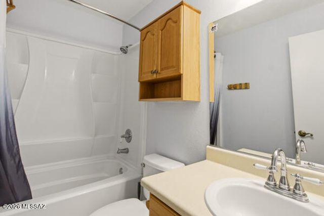 9458 E Bench Mark Loop, Tucson, AZ 85747