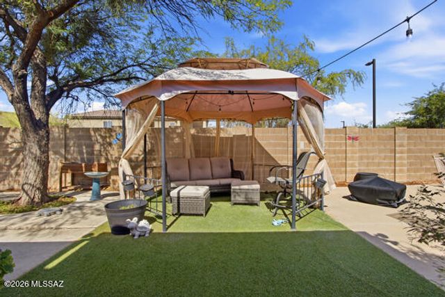 9458 E Bench Mark Loop, Tucson, AZ 85747