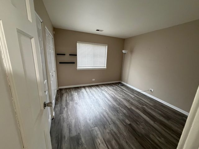 9388 Bay Colony Drive 1S, Des Plaines, IL 60016