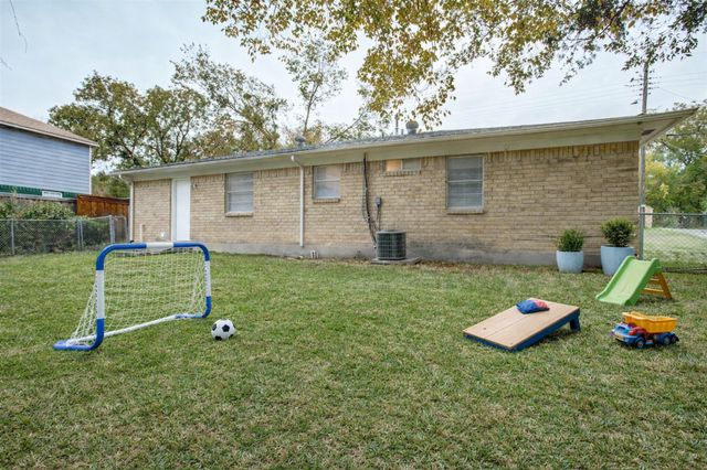 919 Southloop Drive, Duncanville, TX 75137