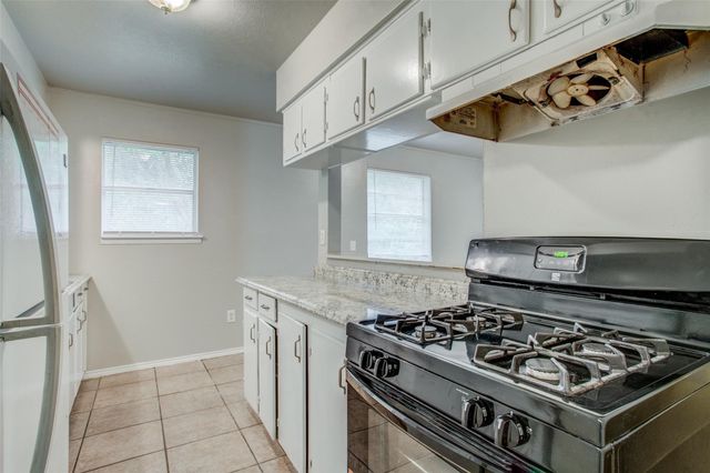 919 Southloop Drive, Duncanville, TX 75137