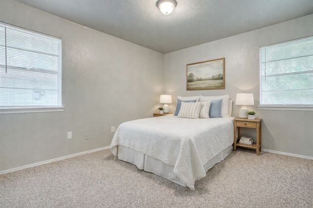 919 Southloop Drive, Duncanville, TX 75137