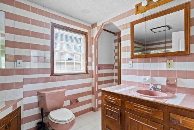224 Rodenberry Road, Cross, SC 29436
