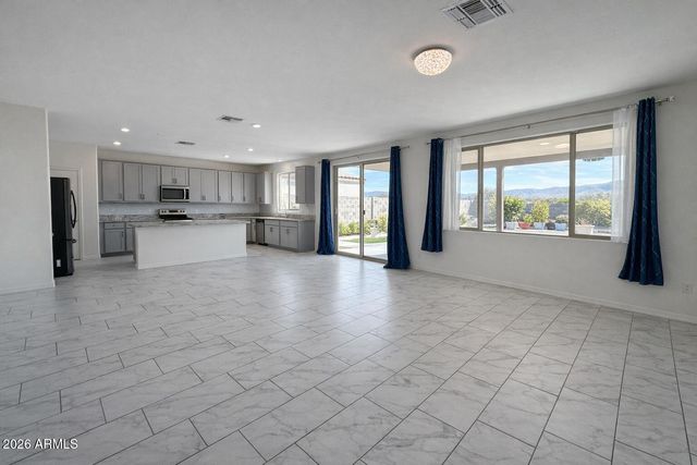 2439 W KOWALSKY Lane, Phoenix, AZ 85041