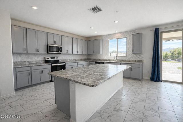 2439 W KOWALSKY Lane, Phoenix, AZ 85041