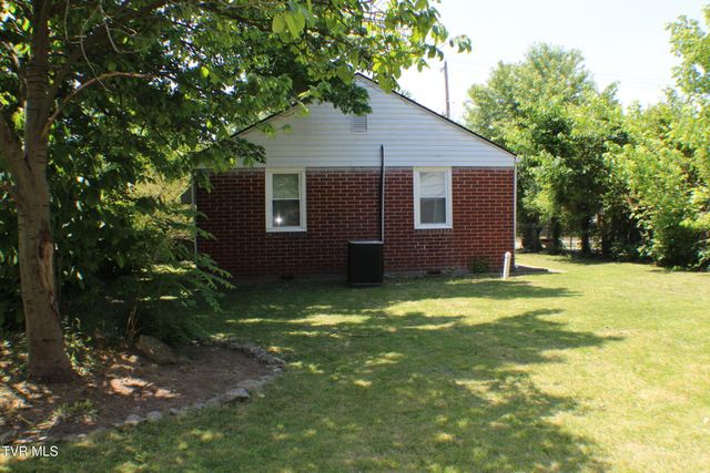 2032 Sherwood Road, Kingsport, TN 37664