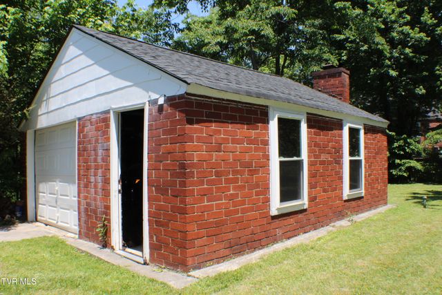 2032 Sherwood Road, Kingsport, TN 37664