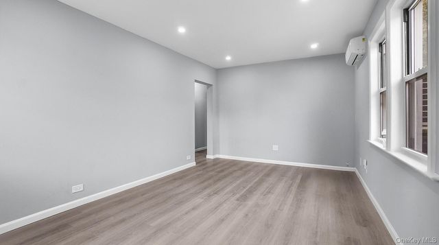 2729 Paulding Avenue, Bronx, NY 10469