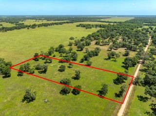 455 Valley Oaks Drive, Van Vleck, TX 77482