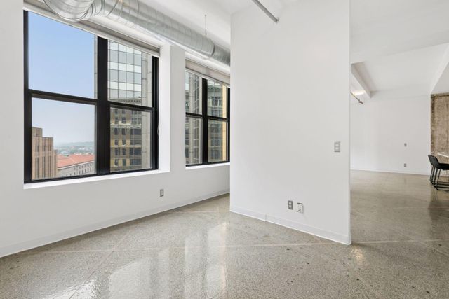 350 Saint Peter Street 908, Saint Paul, MN 55102