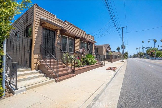 2289 W 29th Place, Los Angeles, CA 90018