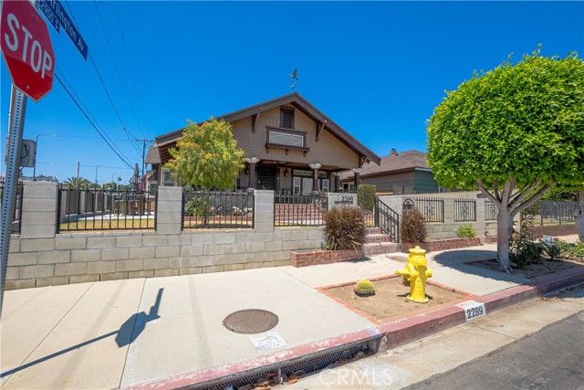 2289 W 29th Place, Los Angeles, CA 90018