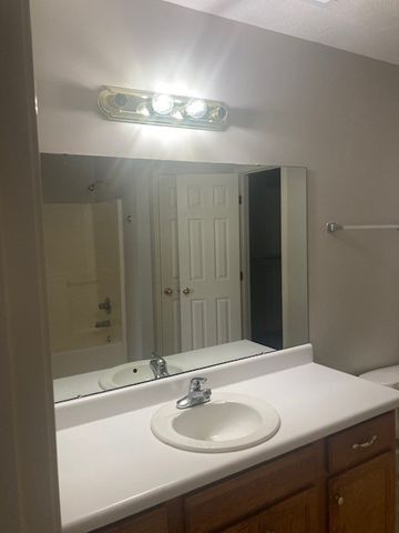 2220 S Rutherford Blvd, Murfreesboro, TN 37130