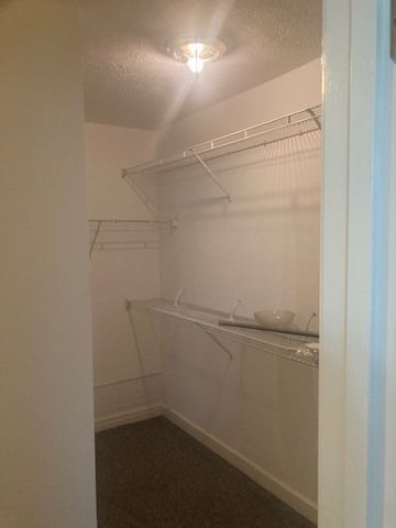 2220 S Rutherford Blvd, Murfreesboro, TN 37130