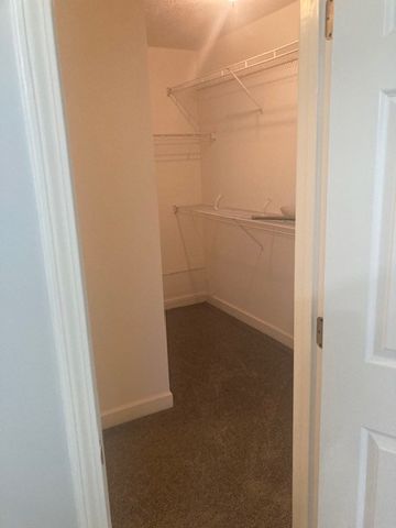 2220 S Rutherford Blvd, Murfreesboro, TN 37130