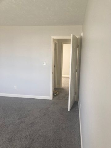 2220 S Rutherford Blvd, Murfreesboro, TN 37130