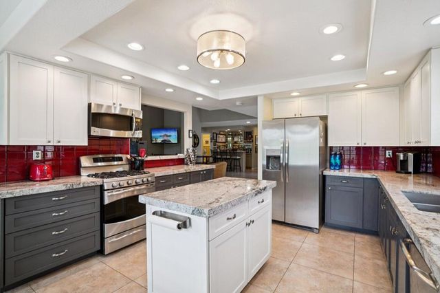 39985 Sweetwater Drive, Palm Desert, CA 92211