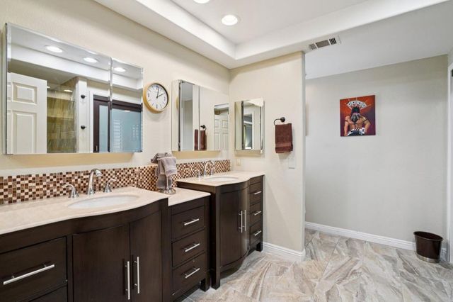 39985 Sweetwater Drive, Palm Desert, CA 92211